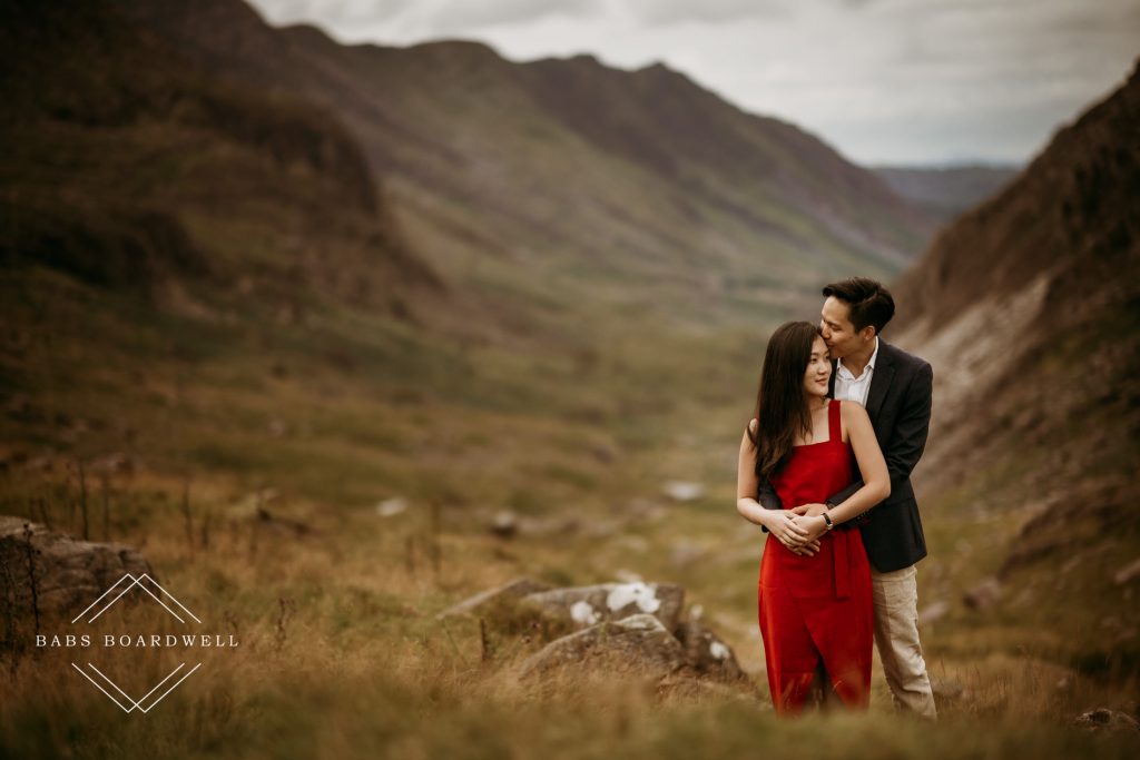 A Singapore couple's scenic wedding anniversary photos at the base of Snowdon
