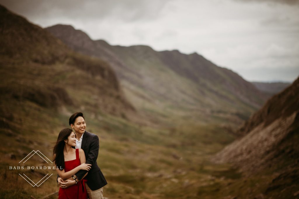A Singapore couple's scenic wedding anniversary photos at the base of Snowdon