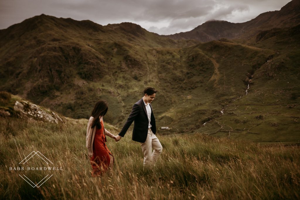 A Singapore couple's scenic wedding anniversary photos at the base of Snowdon