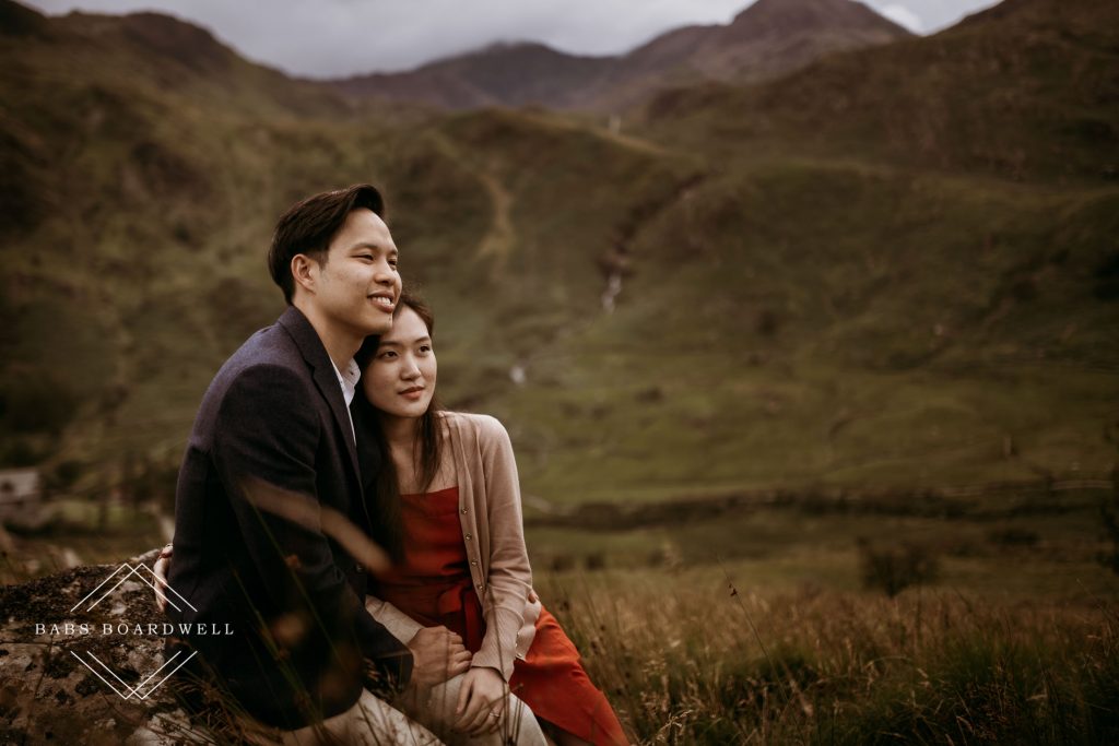 A Singapore couple's scenic wedding anniversary photos at the base of Snowdon