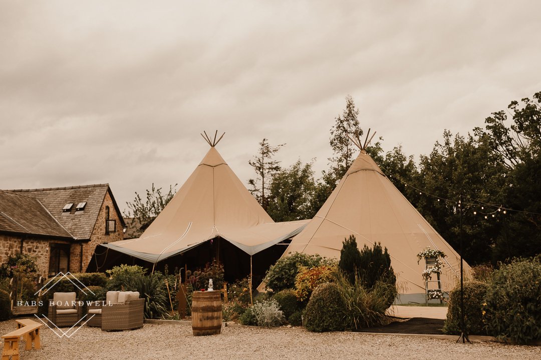 5 top tips for planning a tipi wedding in Wales