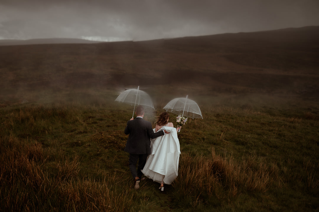 what to do if it rains on your wedding day