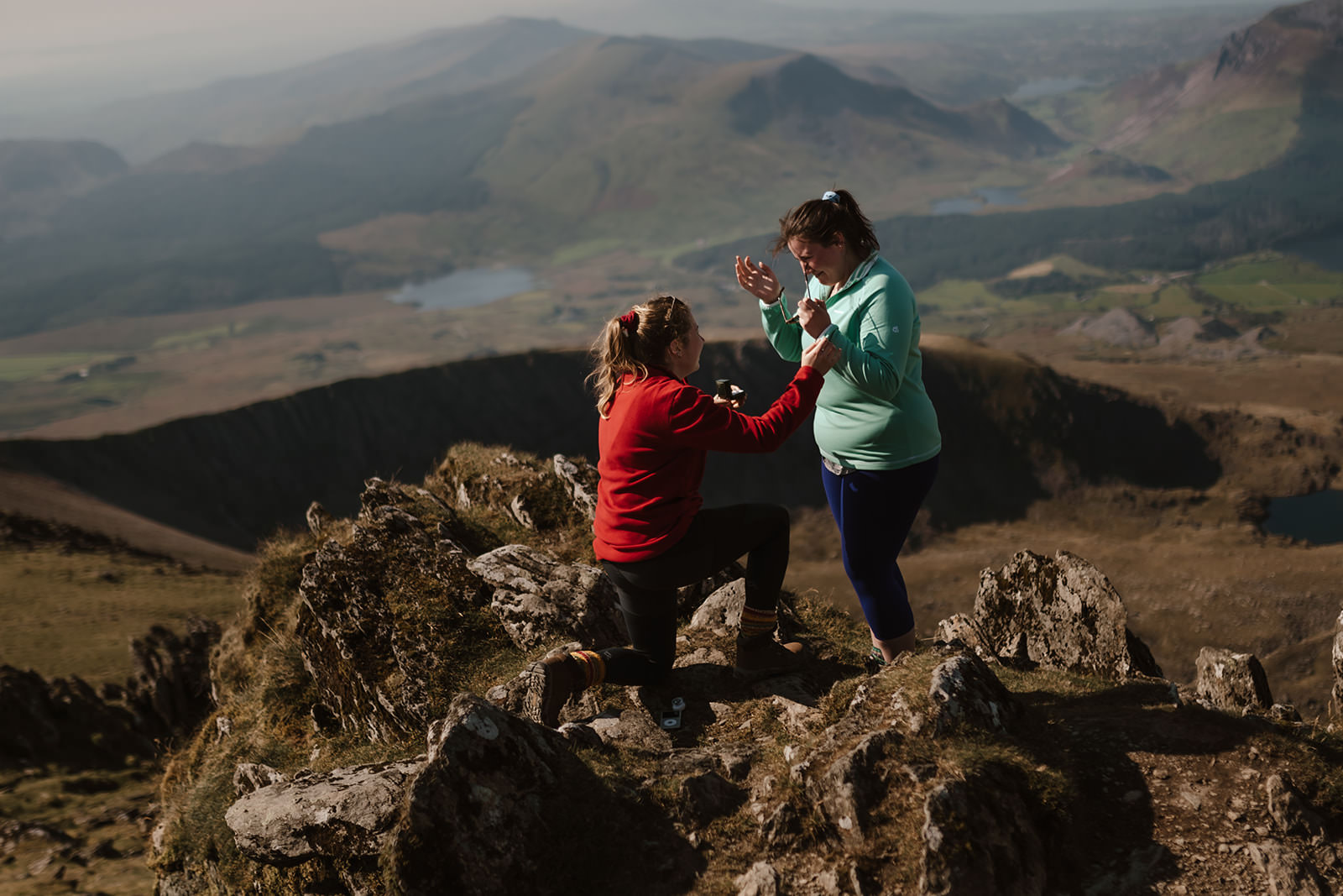 Surprise proposal planning and photography on Yr Wyddfa (Snowdon)